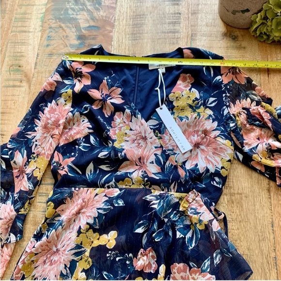 Adelyn Rae Floral Hi-Low Dress With Sheer Sleeves Size Small - Picture 8 of 16